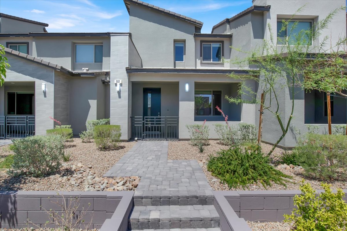502 Sonoma Range Street